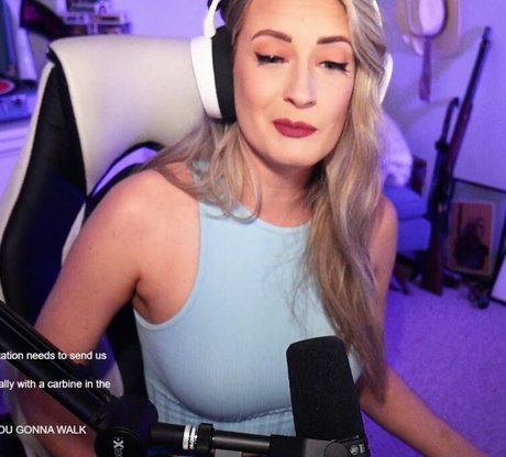 BasicWitGirl photo 13