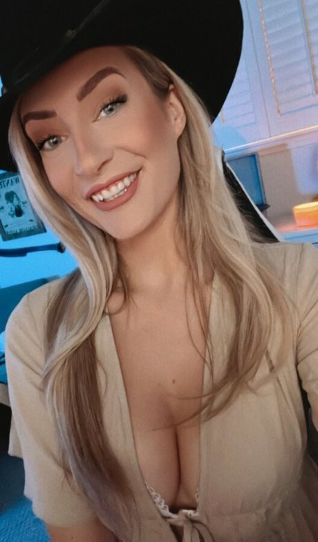 BasicWitGirl photo 22