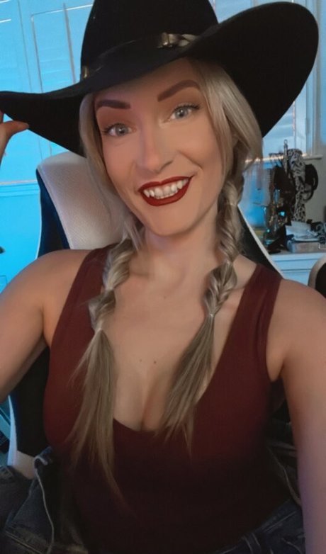 BasicWitGirl photo 38