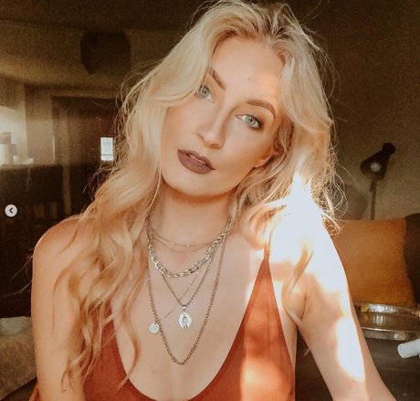 BasicWitGirl photo 49