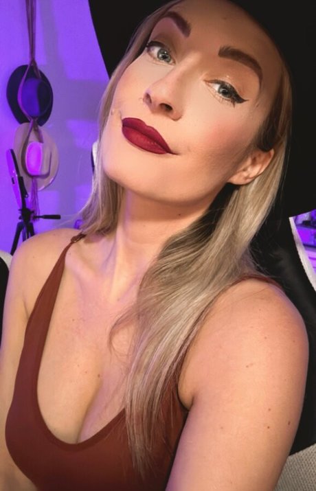 BasicWitGirl photo 50