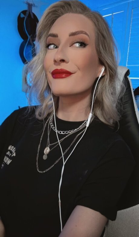 BasicWitGirl photo 53