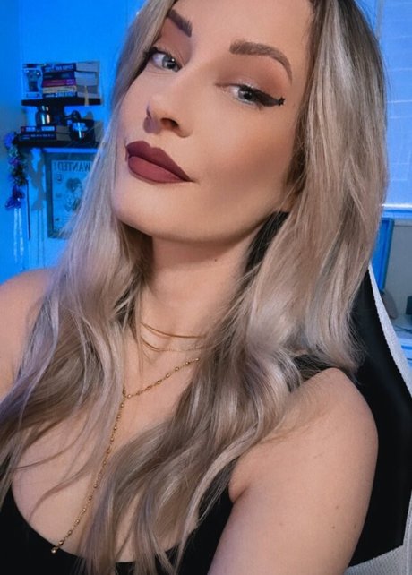 BasicWitGirl photo 71