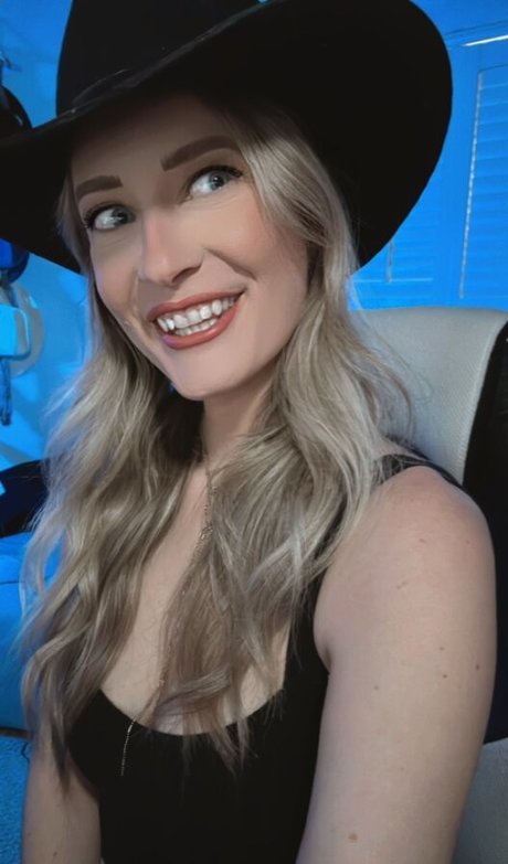 BasicWitGirl photo 78