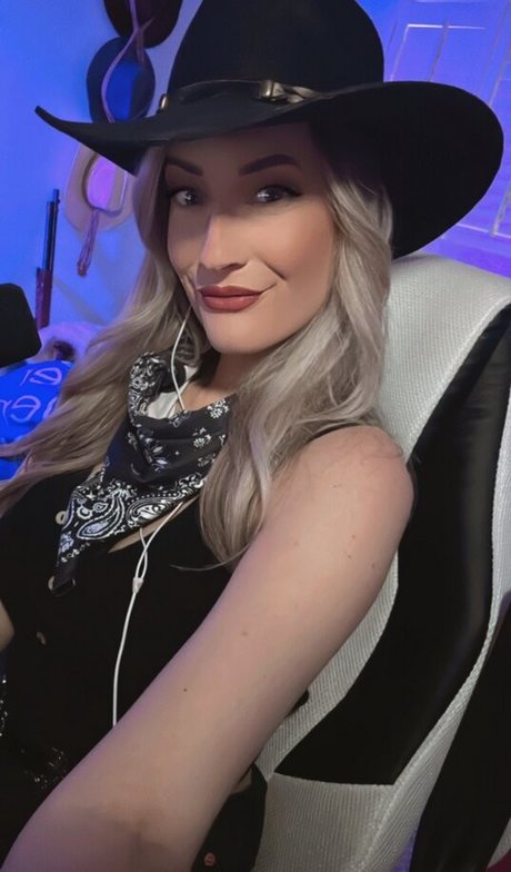 BasicWitGirl photo 81