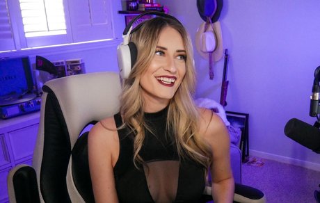 BasicWitGirl photo 82