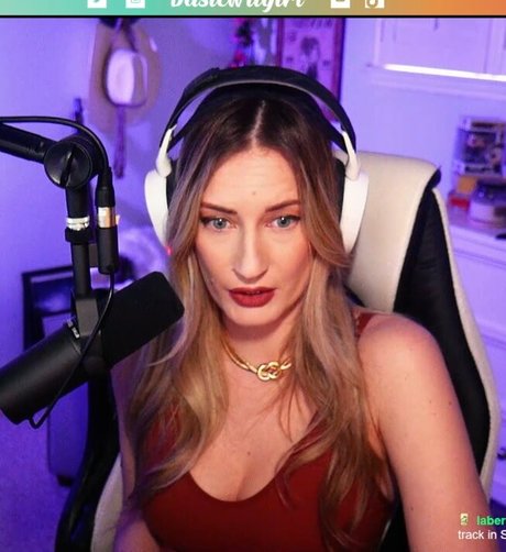 BasicWitGirl photo 102