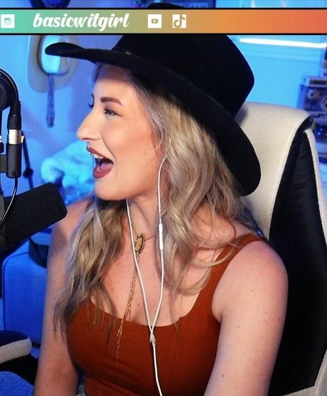 BasicWitGirl photo 172