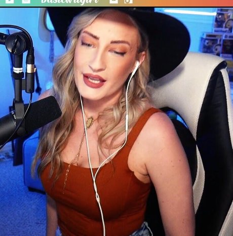 BasicWitGirl photo 190