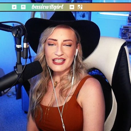 BasicWitGirl photo 191