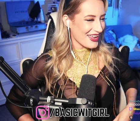BasicWitGirl photo 201