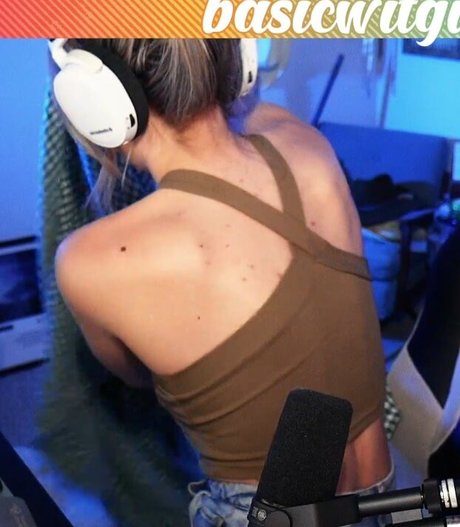 BasicWitGirl photo 219