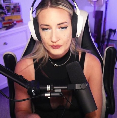 BasicWitGirl photo 234