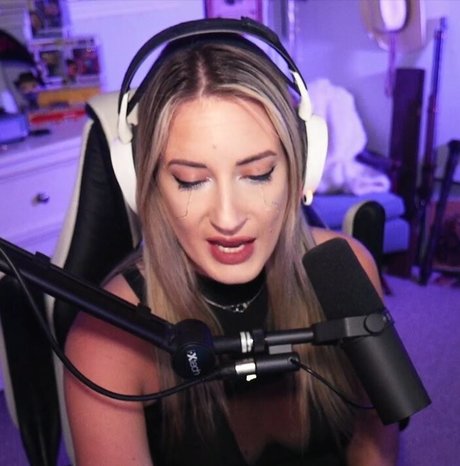 BasicWitGirl photo 247