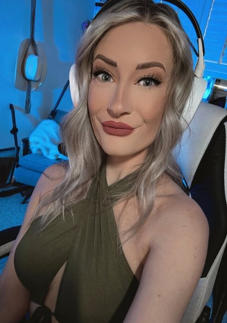 BasicWitGirl photo 298