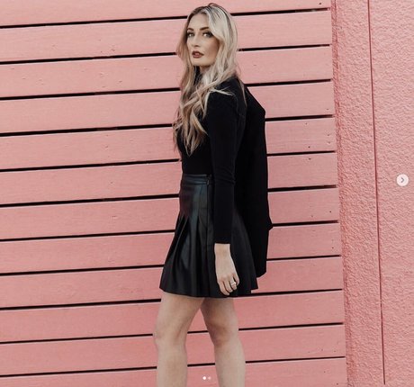 BasicWitGirl photo 301