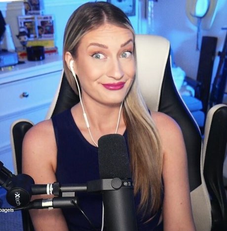 BasicWitGirl photo 360