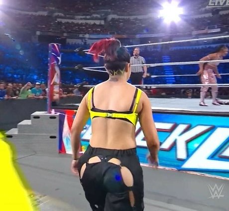 Bayley photo 3