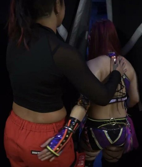 Bayley photo 28