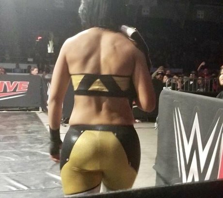 Bayley photo 32