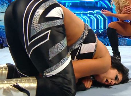 Bayley photo 34