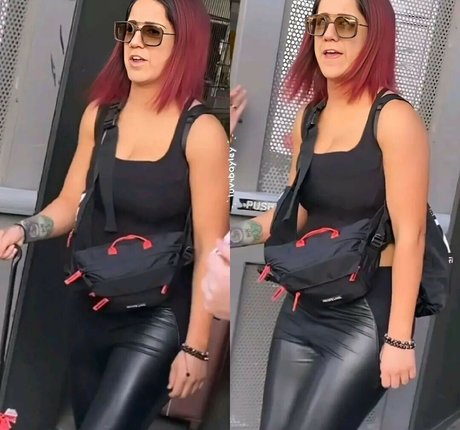 Bayley photo 177