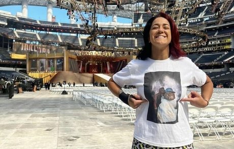 Bayley photo 249