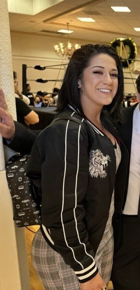 Bayley photo 301