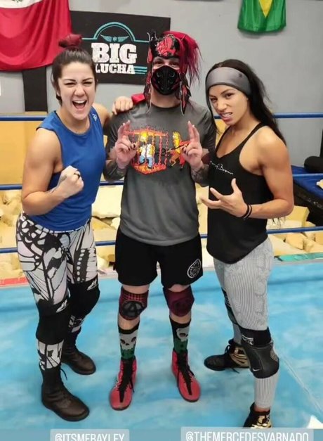 Bayley photo 321
