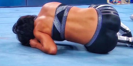 Bayley photo 338
