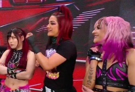 Bayley photo 372