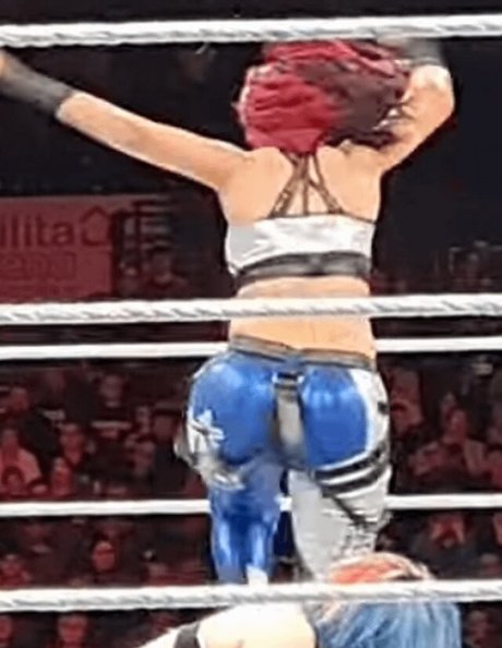 Bayley photo 400