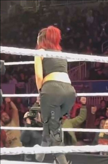 Bayley photo 404