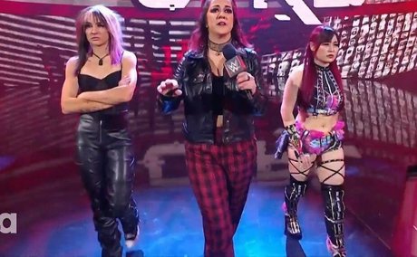 Bayley photo 407