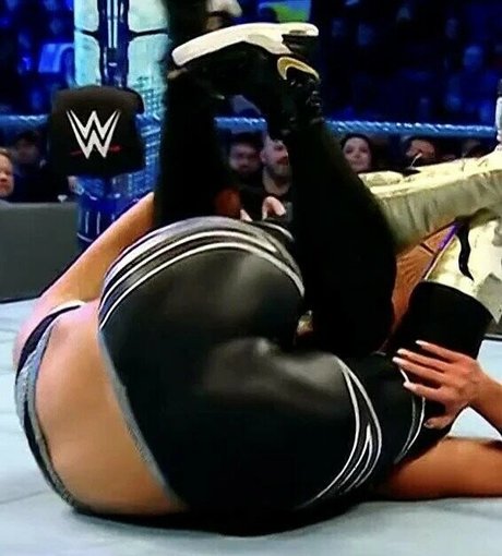 Bayley photo 431