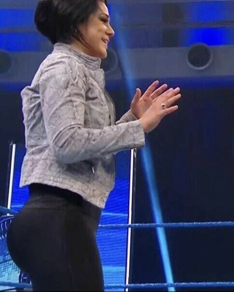 Bayley photo 434