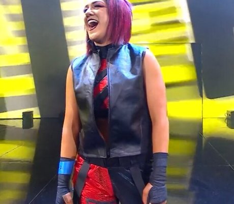 Bayley photo 435