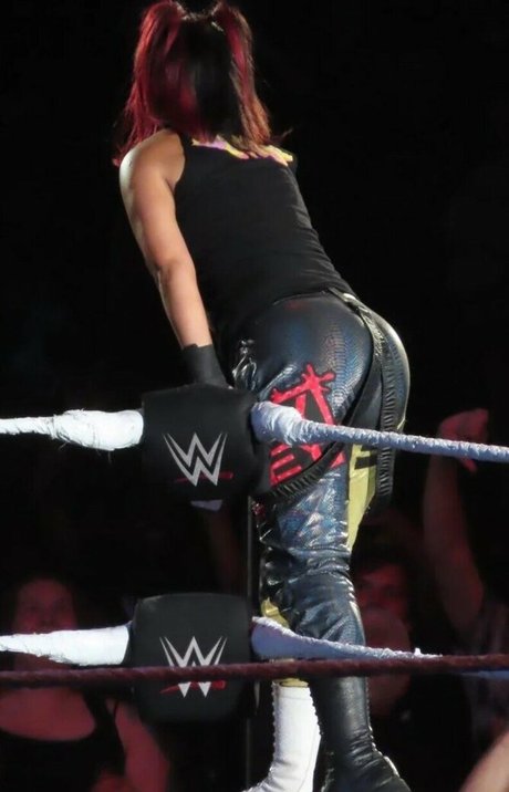 Bayley photo 441