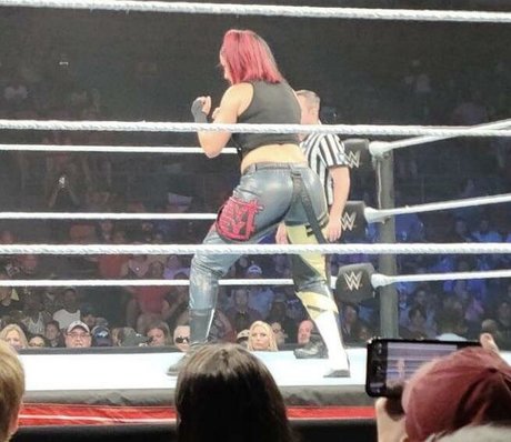 Bayley photo 442