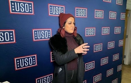 Bayley photo 450