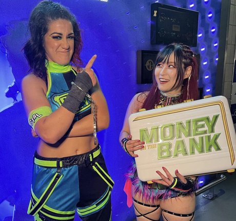 Bayley photo 460