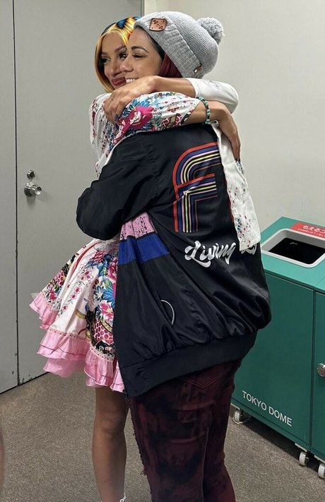 Bayley photo 486