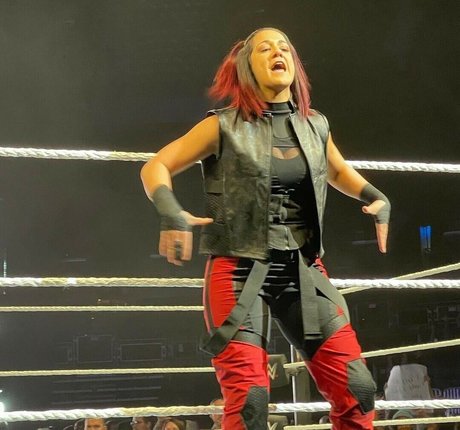 Bayley photo 498
