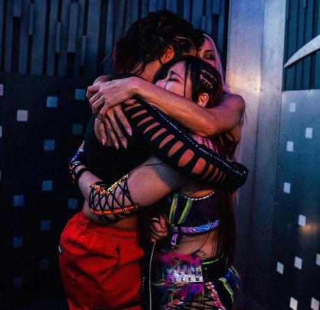 Bayley photo 501