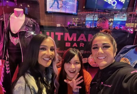 Bayley photo 502
