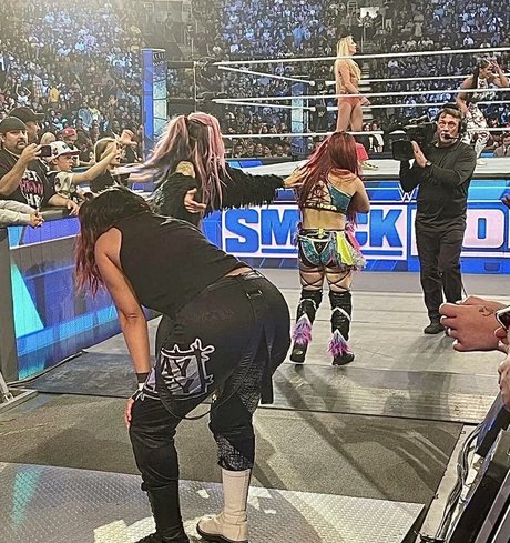 Bayley photo 509