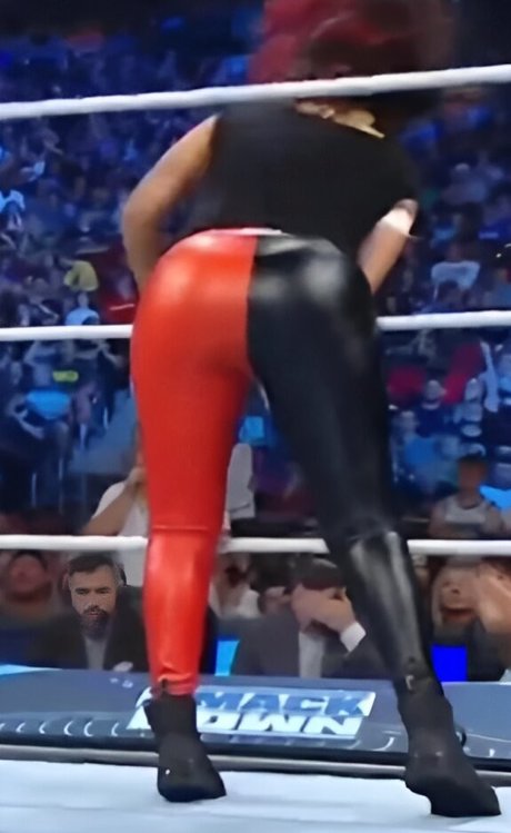 Bayley photo 513