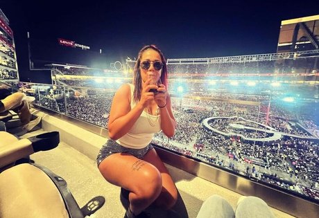 Bayley photo 515