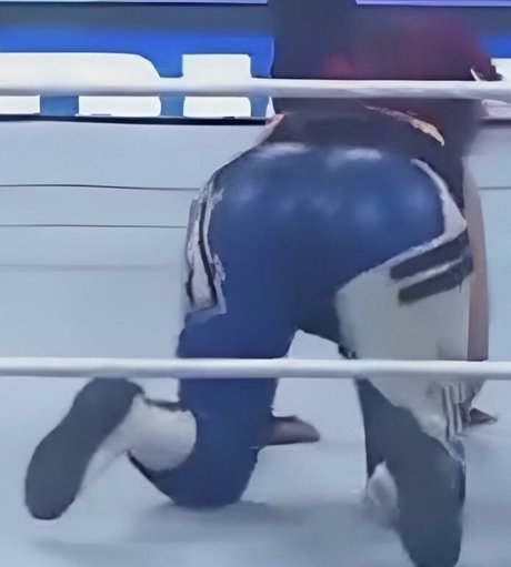Bayley photo 520