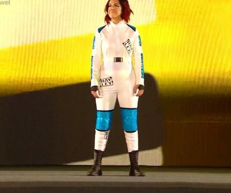 Bayley photo 521